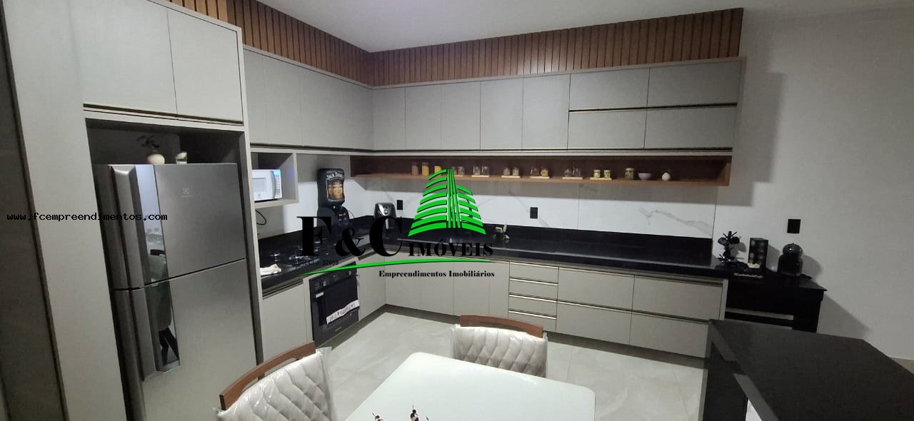 Chácara à venda com 2 quartos, 1500m² - Foto 2