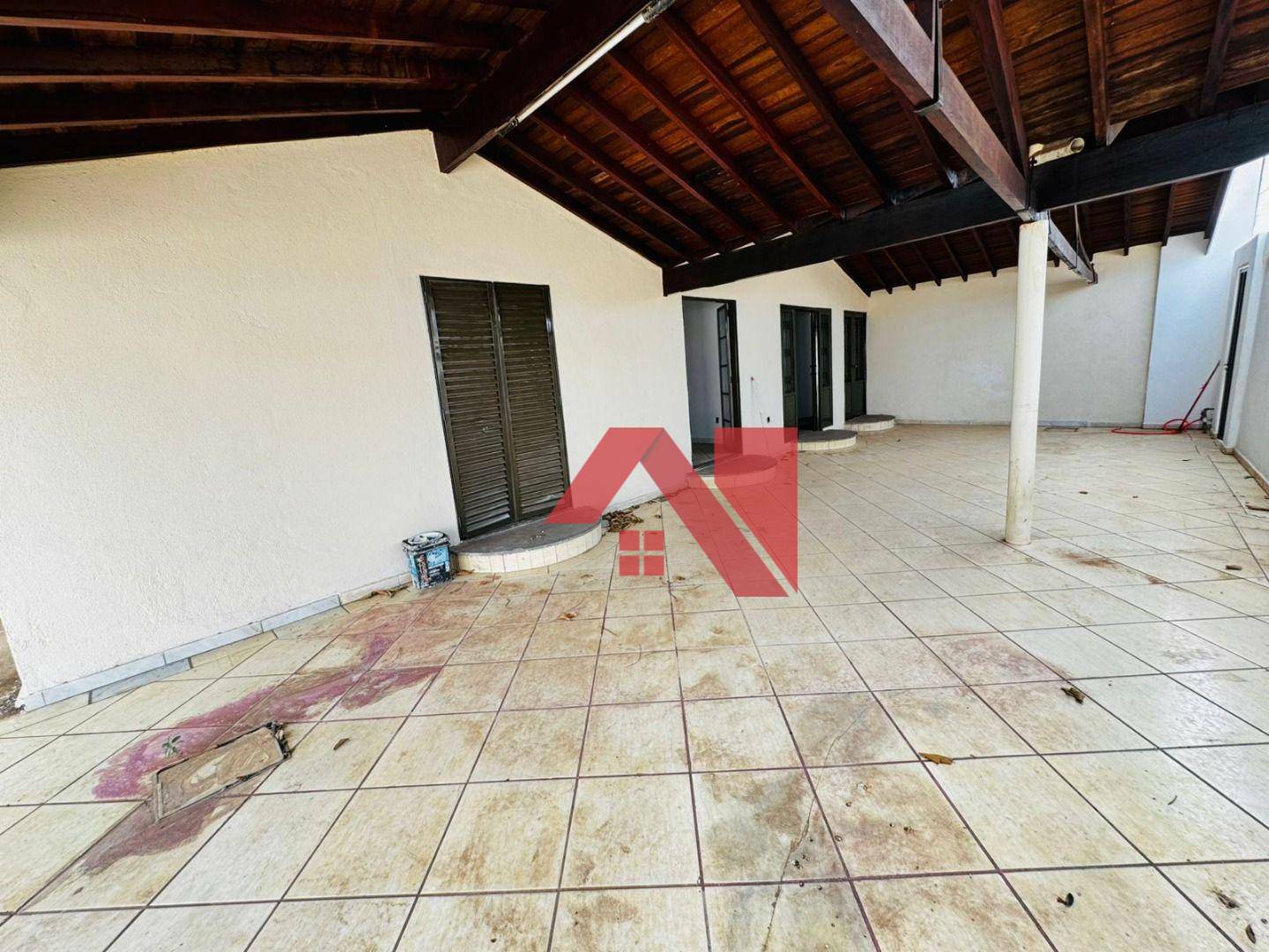 Casa à venda com 3 quartos, 180m² - Foto 2