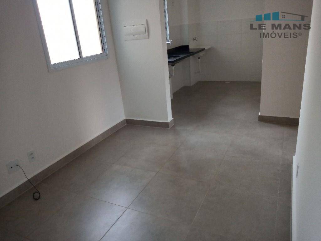 Apartamento para alugar com 2 quartos, 46m² - Foto 4