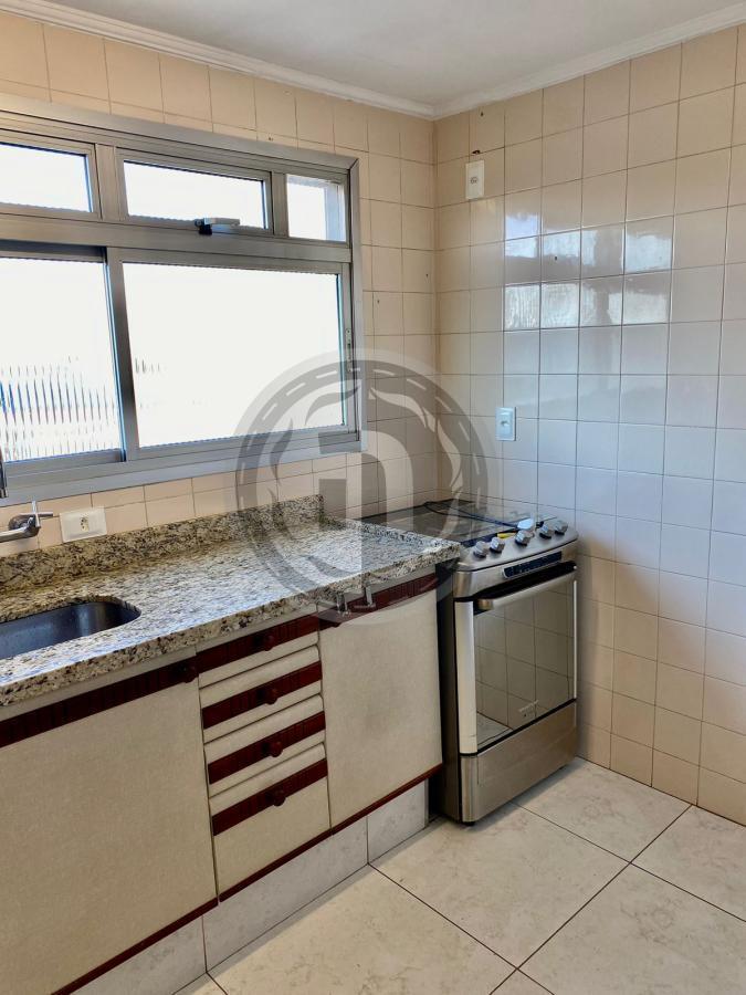 Apartamento à venda com 3 quartos, 200m² - Foto 9