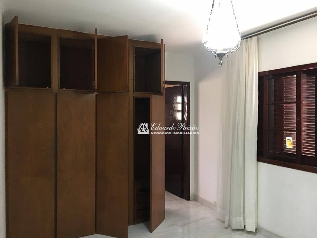 Casa à venda com 3 quartos, 338m² - Foto 15