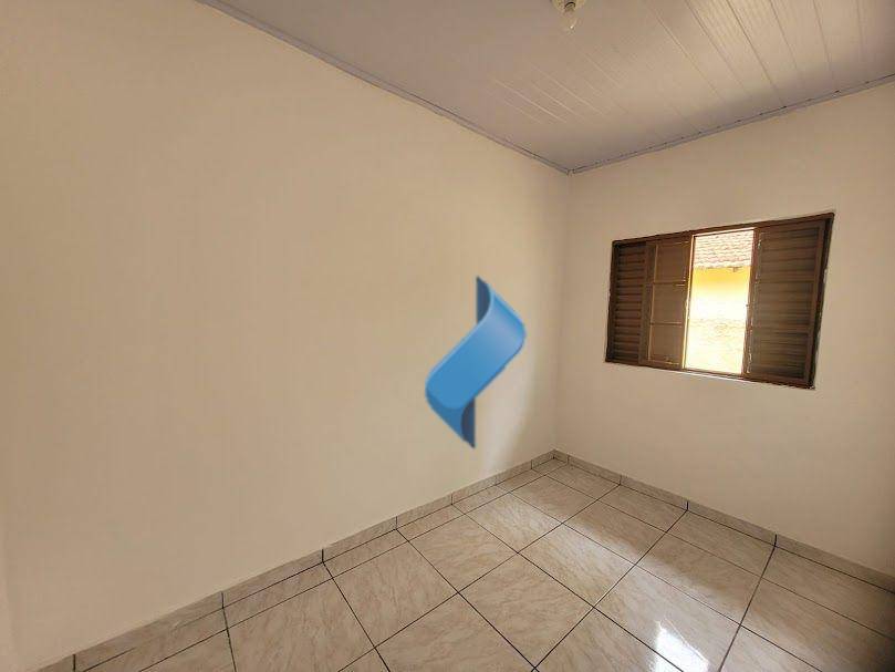 Casa para alugar com 2 quartos, 42m² - Foto 16