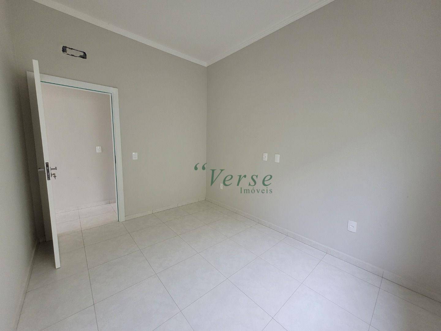 Casa à venda com 2 quartos, 74m² - Foto 5