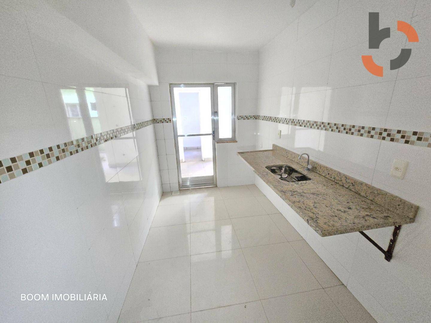 Casa à venda com 2 quartos, 100m² - Foto 1