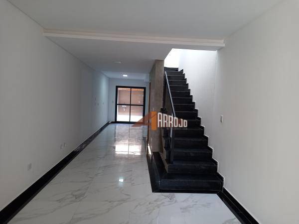 Sobrado à venda com 3 quartos, 130m² - Foto 1