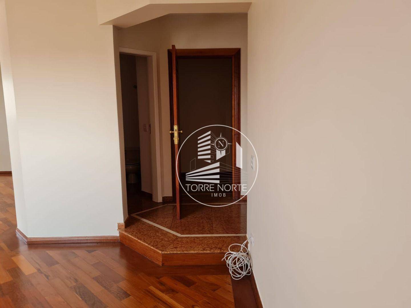 Apartamento à venda com 4 quartos, 220m² - Foto 2