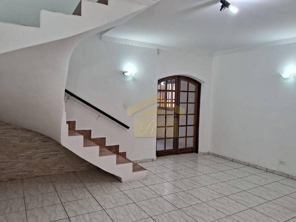 Sobrado à venda com 3 quartos, 120m² - Foto 1