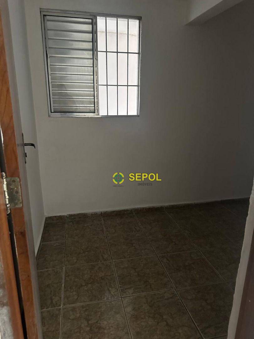 Casa para alugar com 2 quartos, 40m² - Foto 14