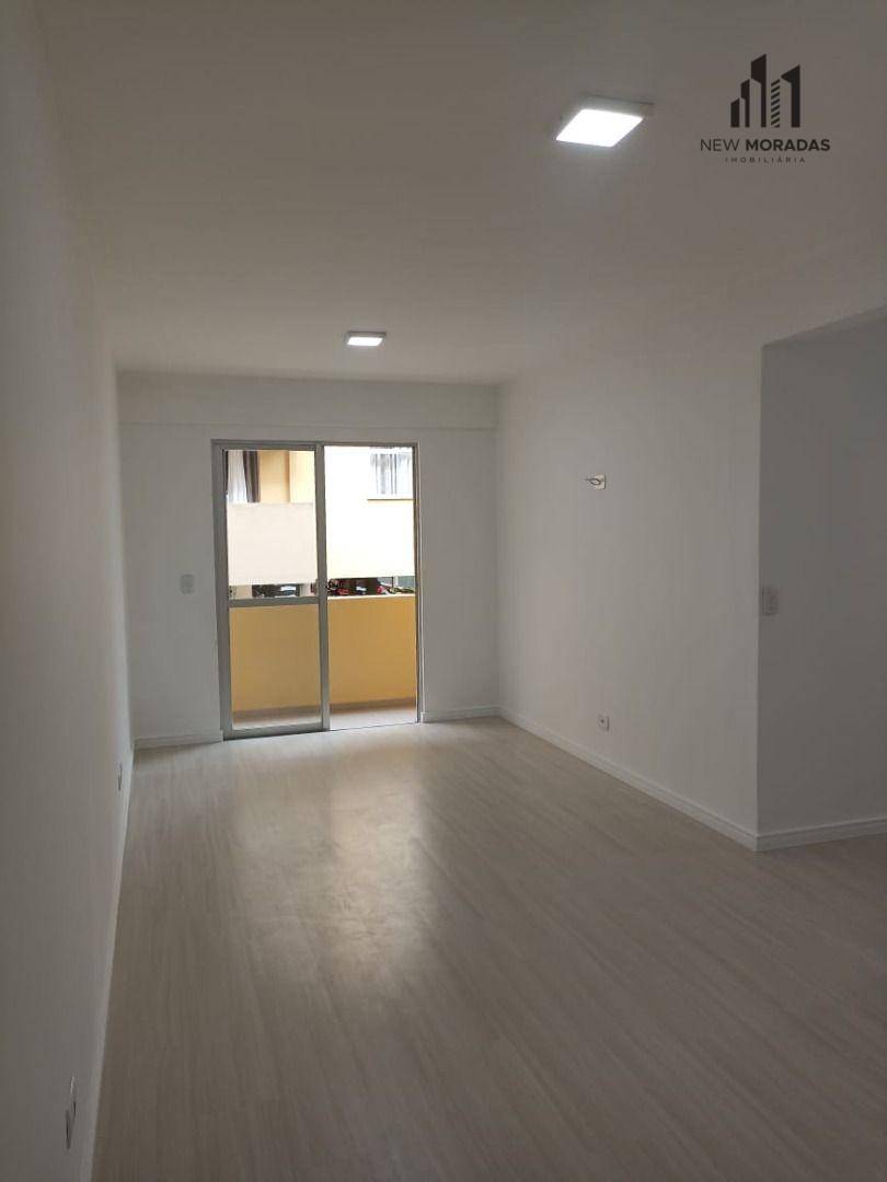 Apartamento à venda com 3 quartos, 67m² - Foto 1