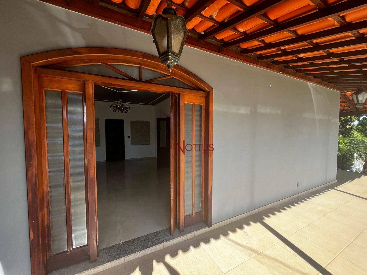 Casa à venda com 3 quartos, 300m² - Foto 9