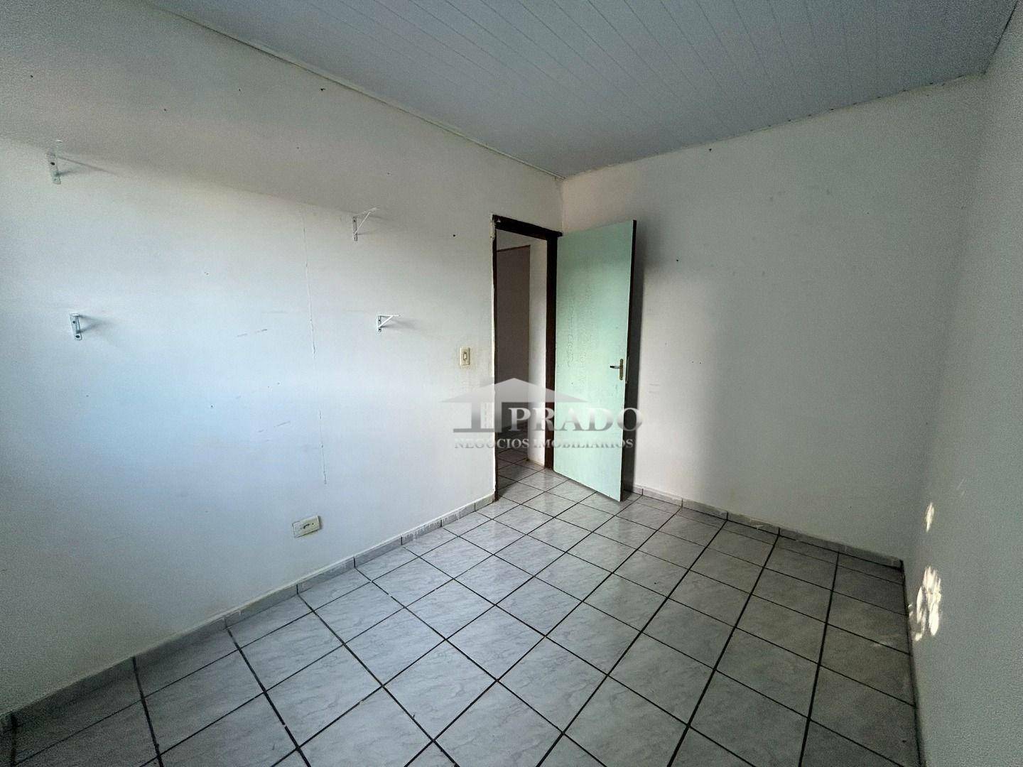 Casa para alugar com 2 quartos, 40m² - Foto 11