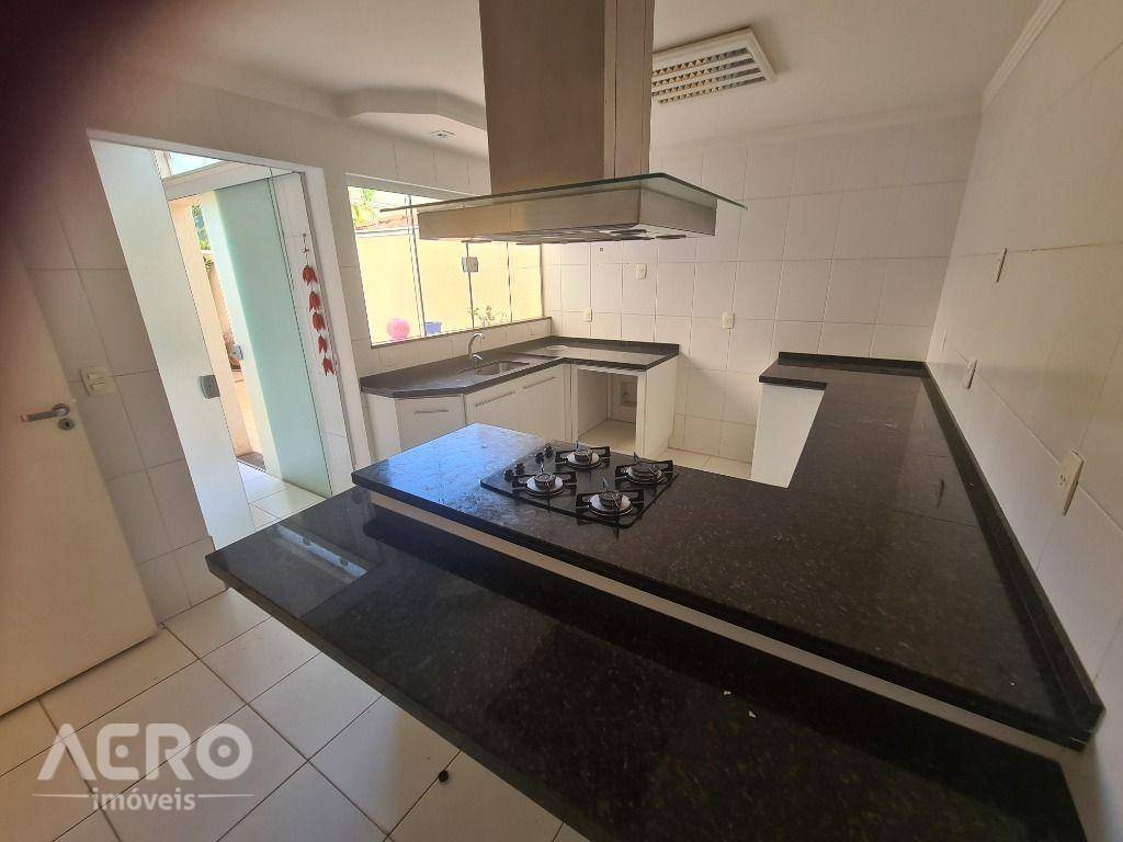 Casa de Condomínio à venda com 4 quartos, 200m² - Foto 18