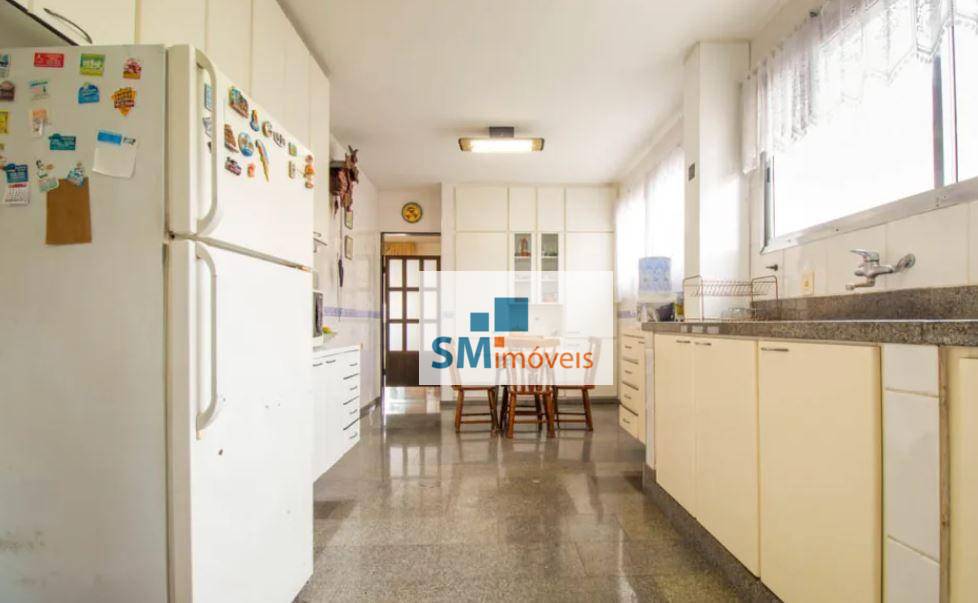 Apartamento à venda com 3 quartos, 240m² - Foto 8