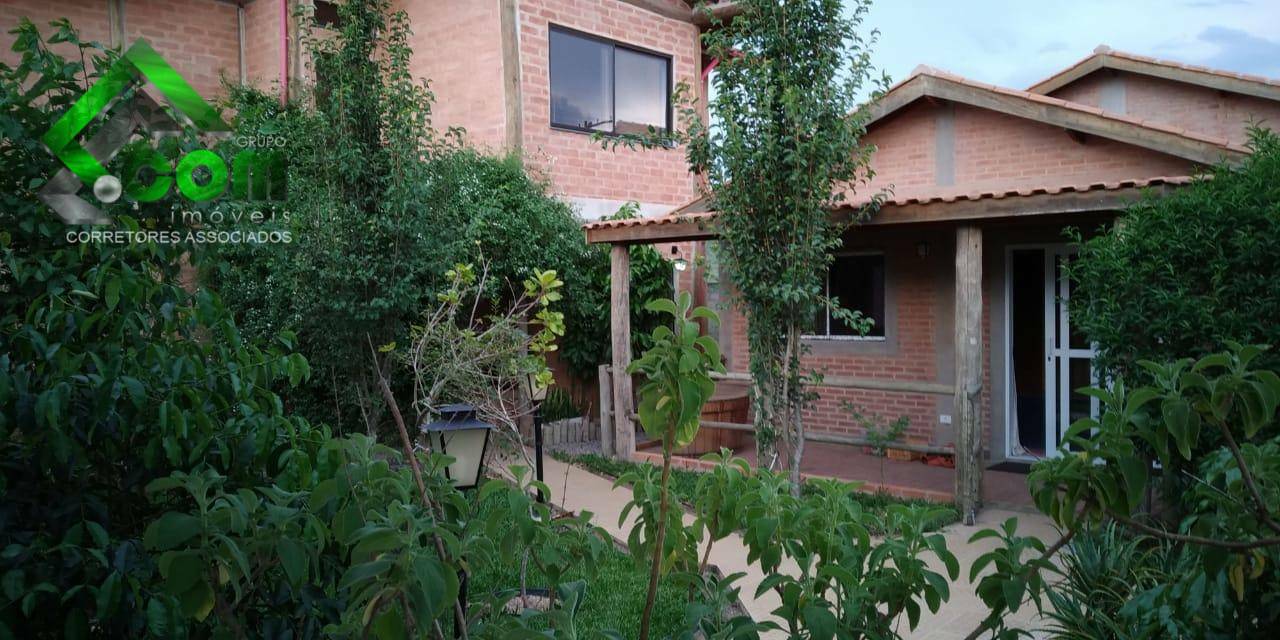 Casa à venda com 3 quartos, 250m² - Foto 4