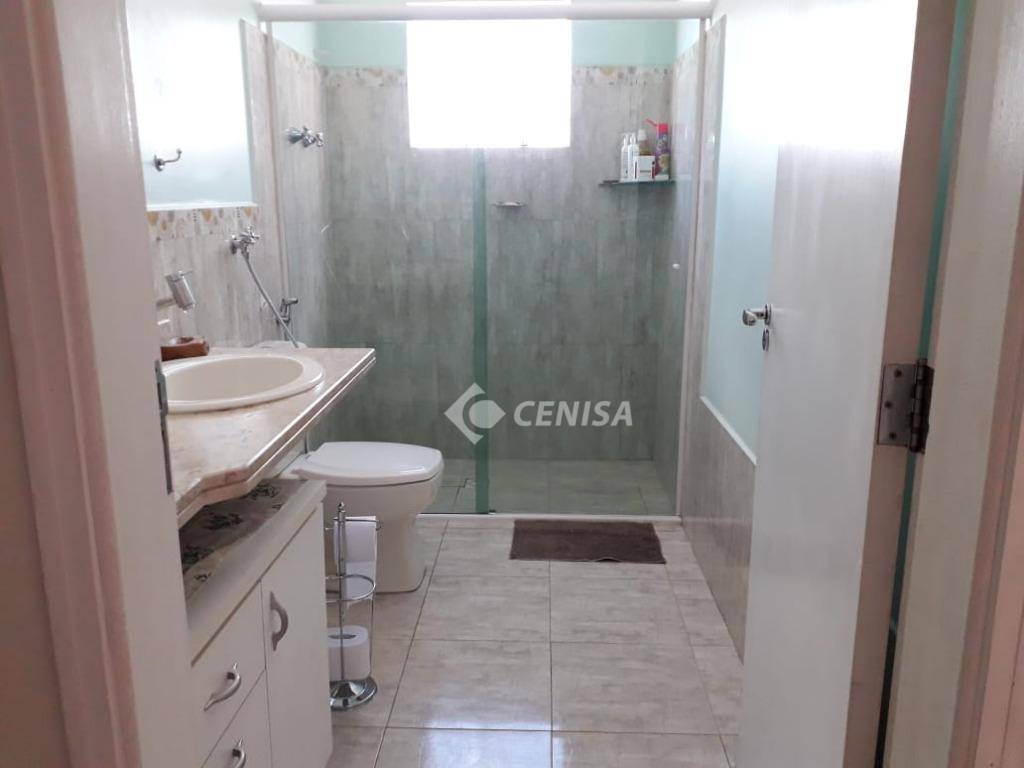 Casa à venda com 4 quartos, 300m² - Foto 11