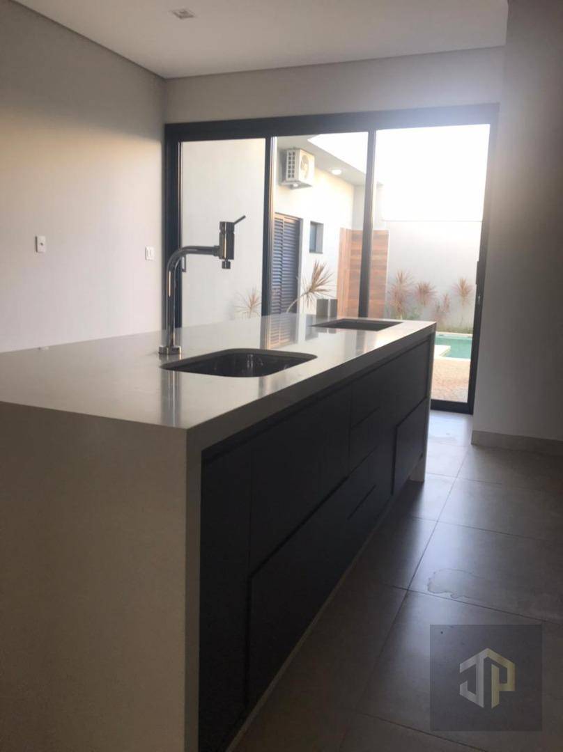 Casa à venda com 3 quartos, 228m² - Foto 17