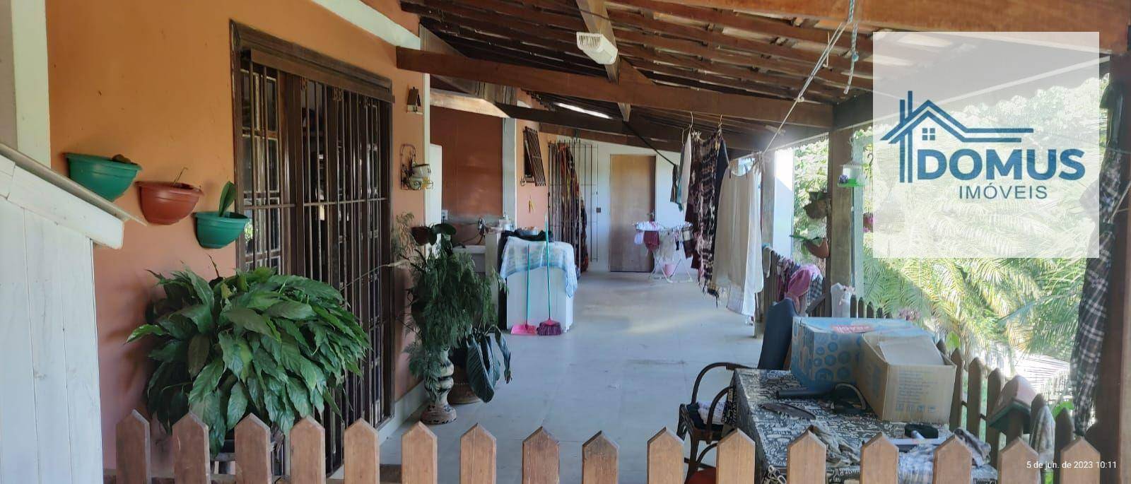 Chácara à venda com 3 quartos, 200m² - Foto 2