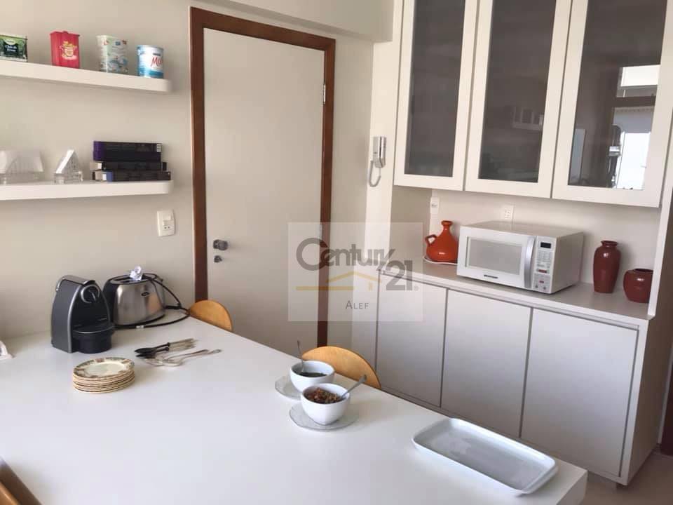 Apartamento à venda com 4 quartos, 250m² - Foto 4