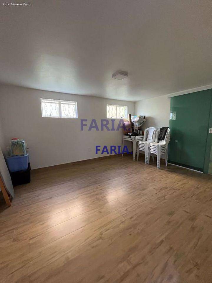 Casa à venda com 4 quartos, 230m² - Foto 3