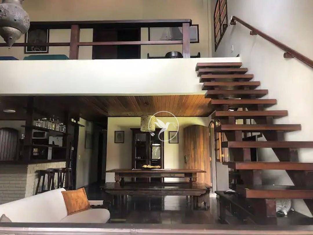 Casa à venda com 4 quartos, 370m² - Foto 8