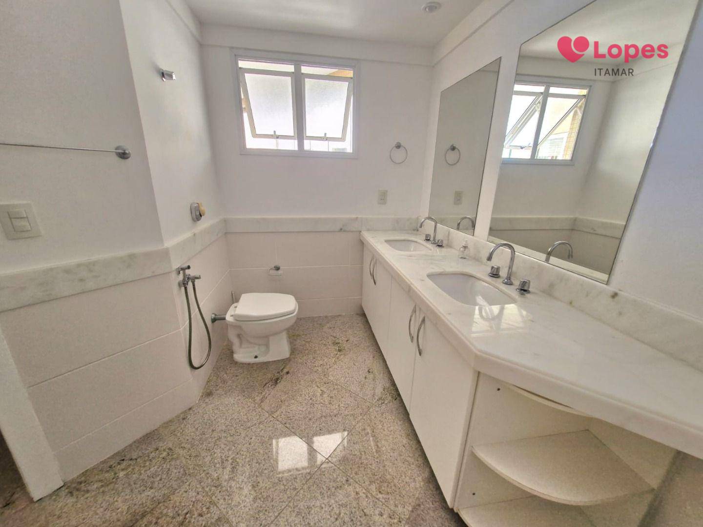 Apartamento para alugar com 4 quartos, 204m² - Foto 21