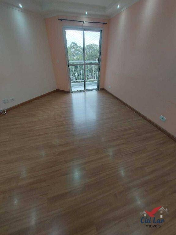 Apartamento à venda com 2 quartos, 62m² - Foto 2