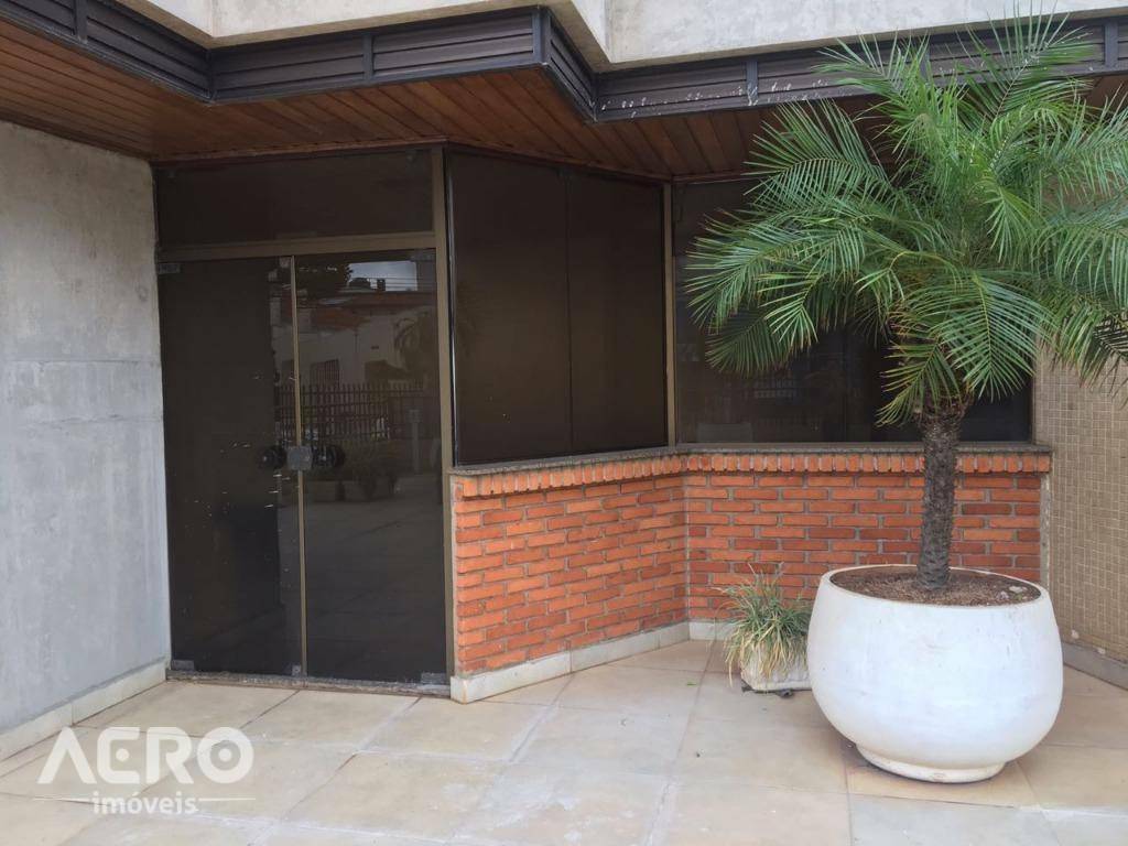 Apartamento à venda com 3 quartos, 240m² - Foto 4