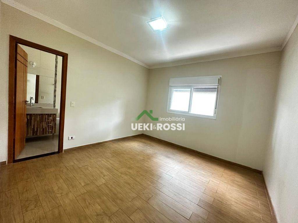 Casa à venda com 4 quartos, 241m² - Foto 16