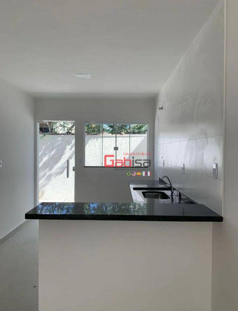 Casa à venda com 2 quartos, 60m² - Foto 4