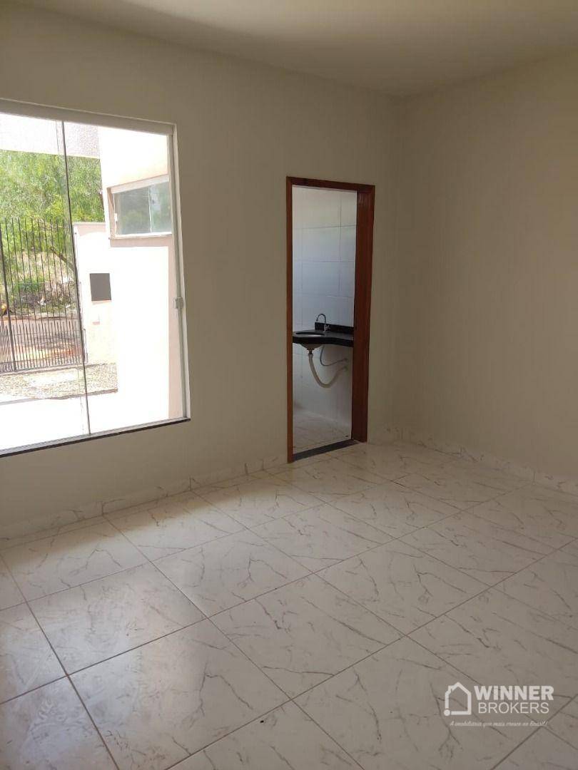 Casa à venda com 2 quartos, 70m² - Foto 4