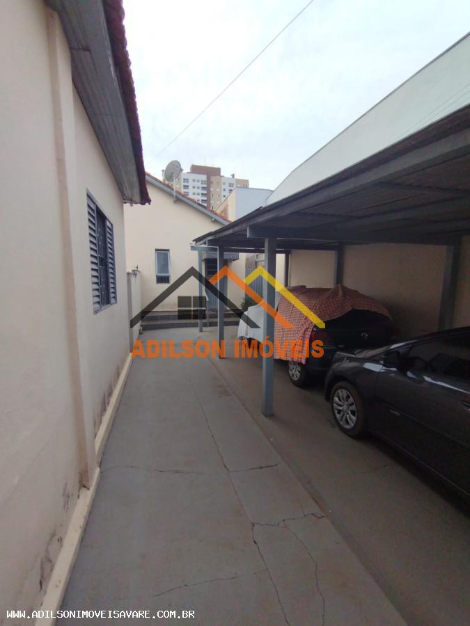 Casa à venda com 2 quartos, 330m² - Foto 1