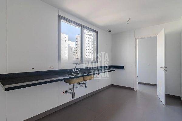 Apartamento à venda com 3 quartos, 200m² - Foto 7