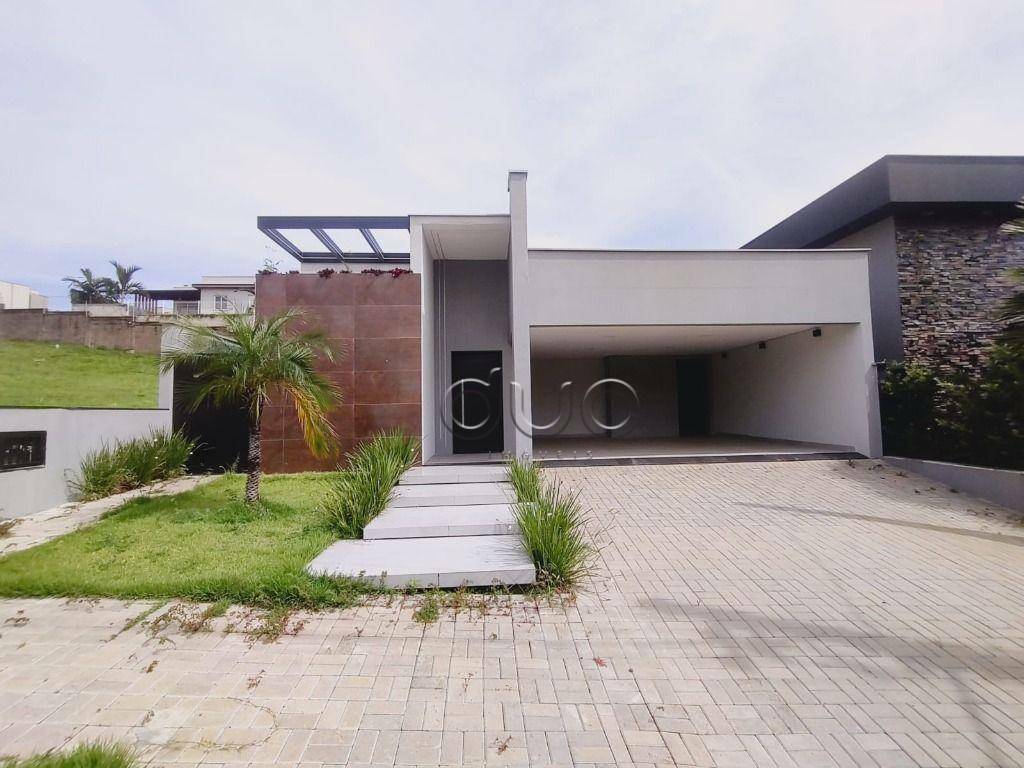 Casa de Condomínio à venda e aluguel com 3 quartos, 178m² - Foto 1