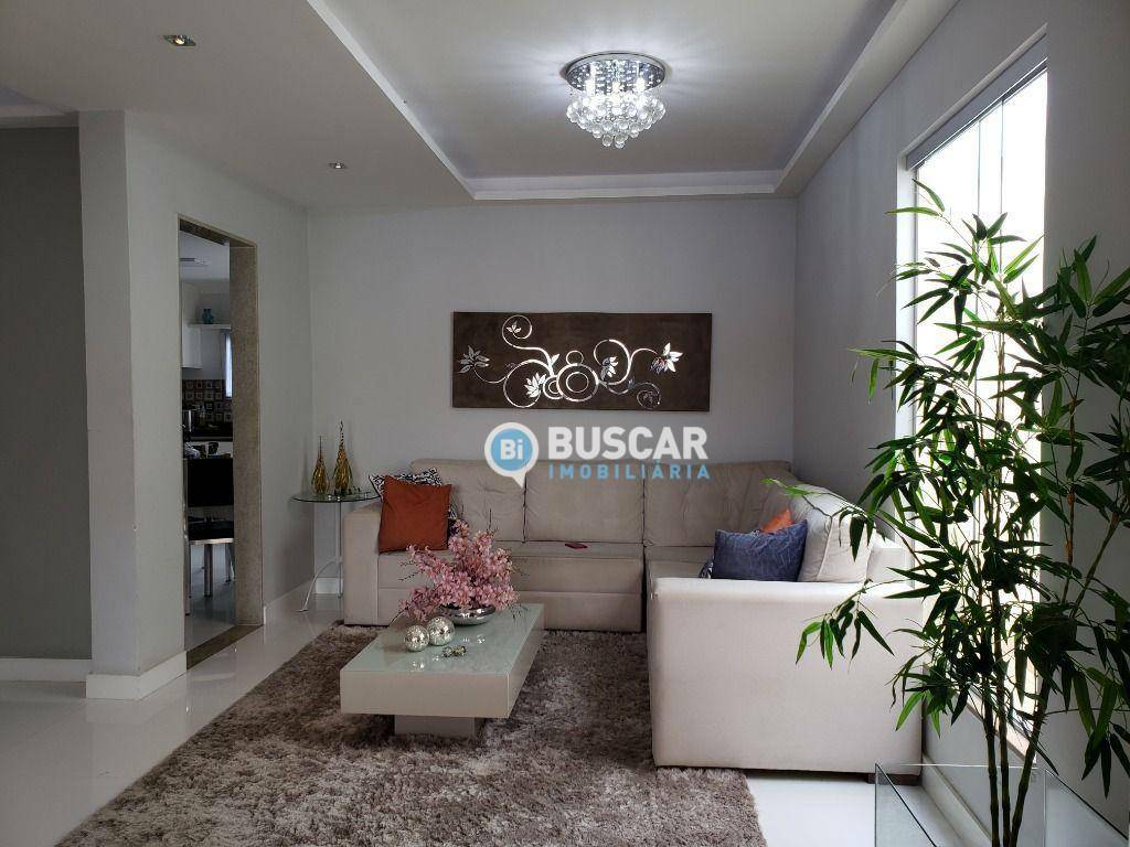 Casa à venda com 4 quartos, 200m² - Foto 3