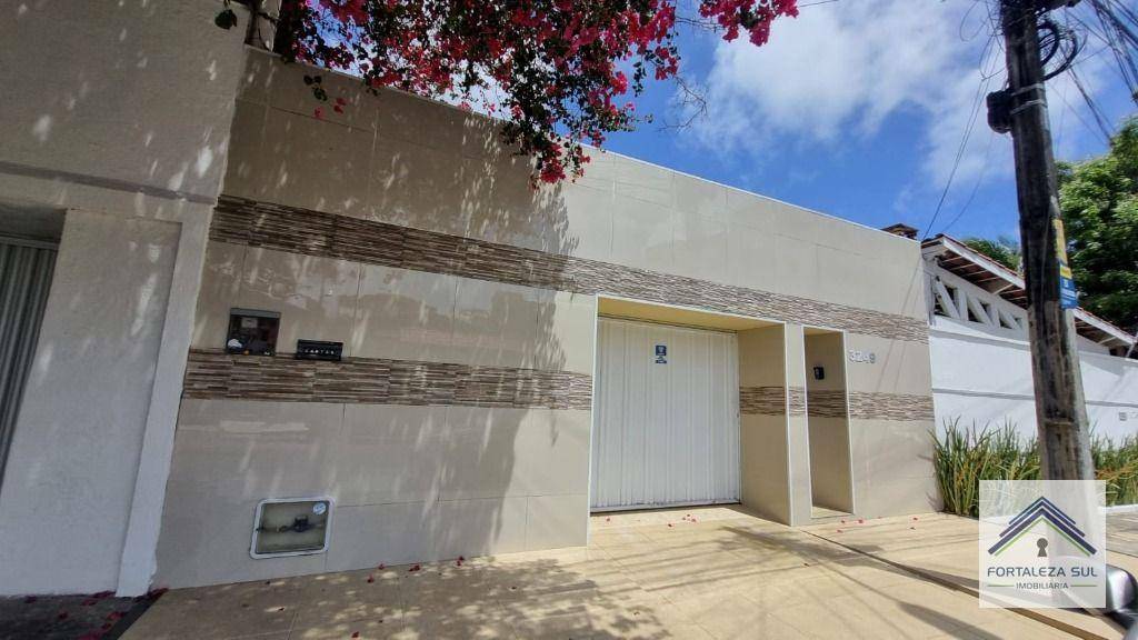 Casa à venda com 5 quartos, 250m² - Foto 1