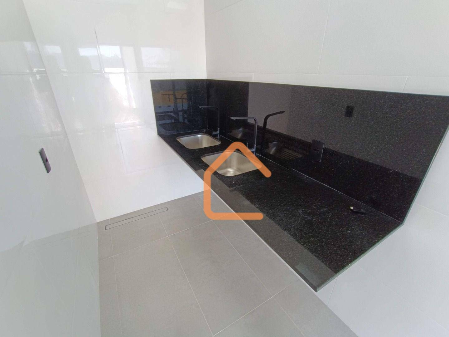 Casa à venda com 3 quartos, 180m² - Foto 8