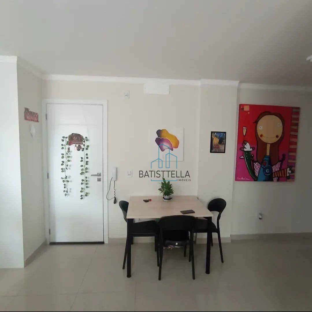 Apartamento à venda com 2 quartos, 67m² - Foto 4