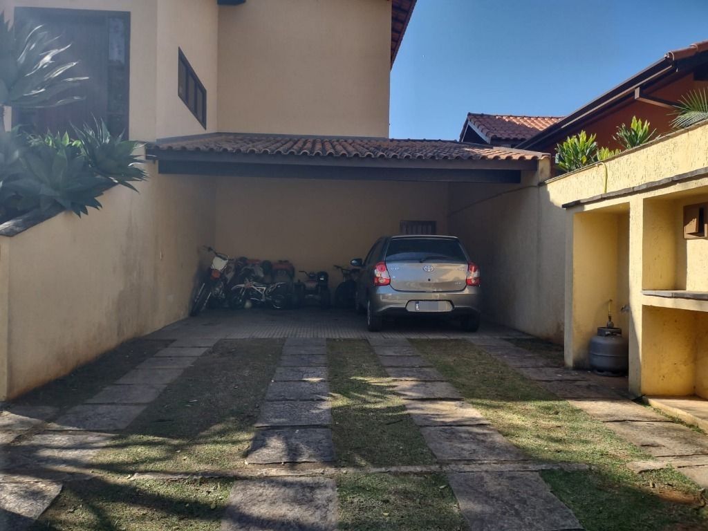 Casa de Condomínio para alugar com 3 quartos, 260m² - Foto 5