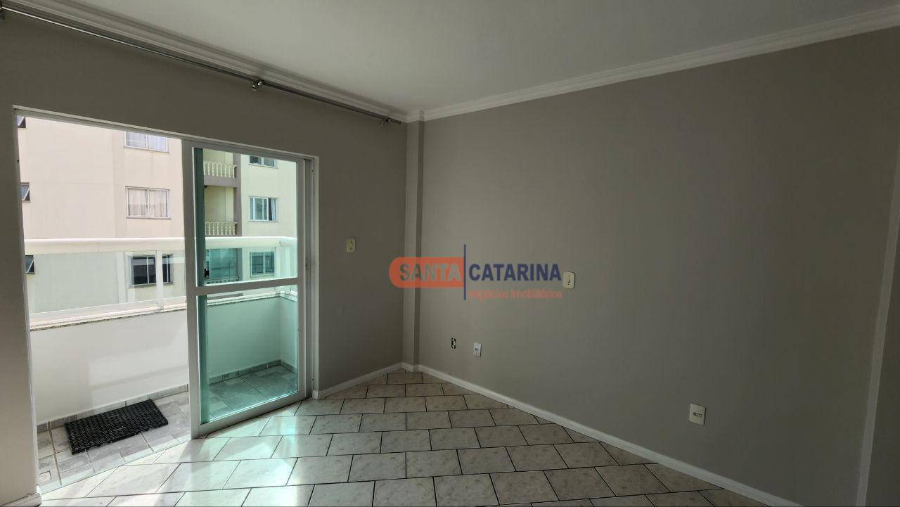 Apartamento para alugar com 2 quartos, 79m² - Foto 3