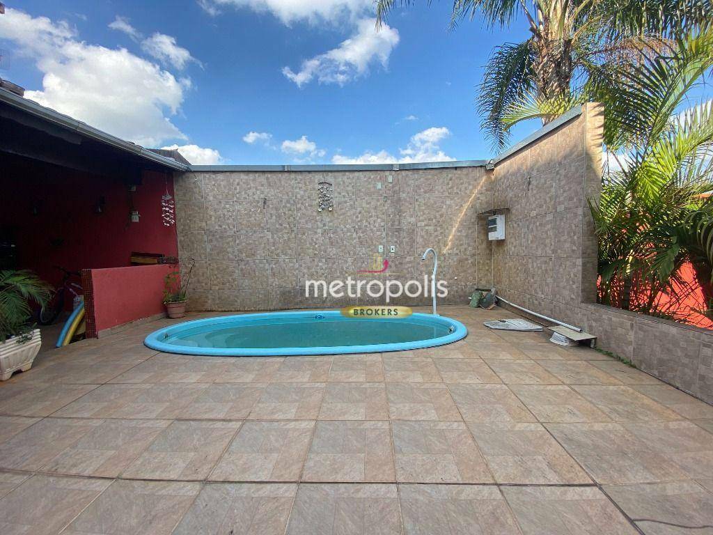 Casa à venda com 4 quartos, 200m² - Foto 15