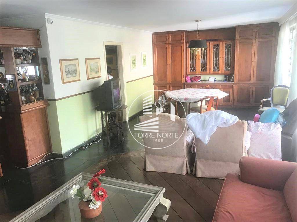 Apartamento à venda com 3 quartos, 240m² - Foto 14