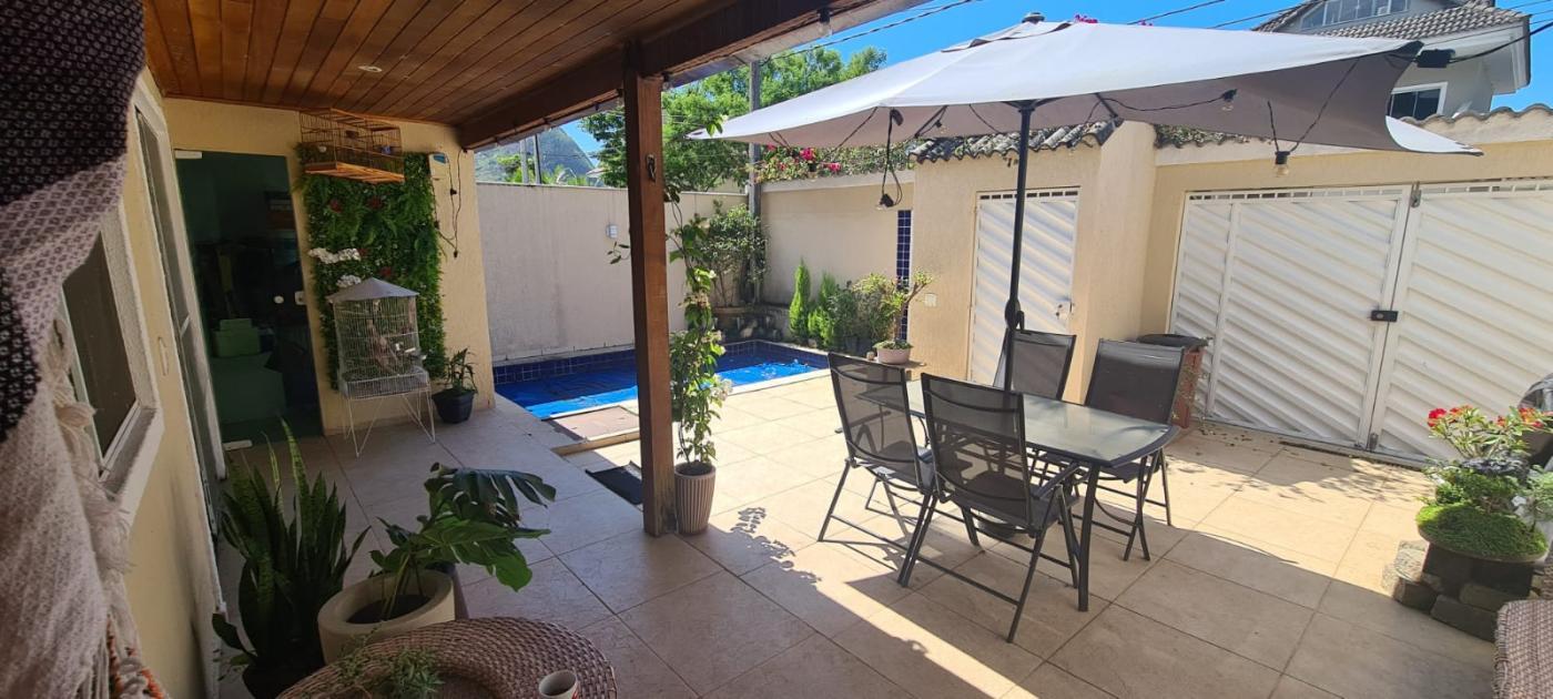 Casa de Condomínio à venda com 4 quartos, 315m² - Foto 4