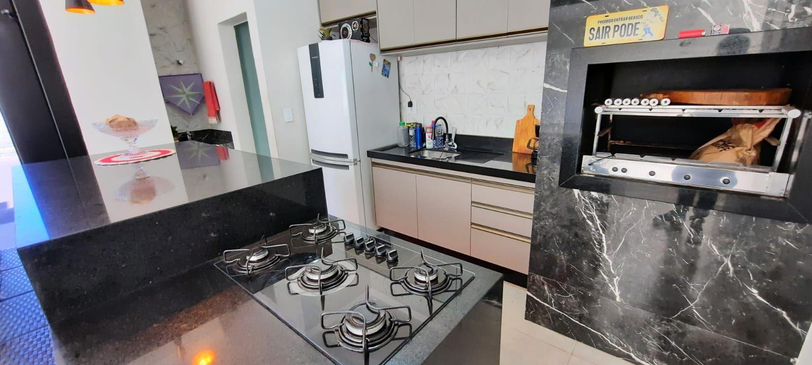 Casa à venda com 2 quartos, 180m² - Foto 9