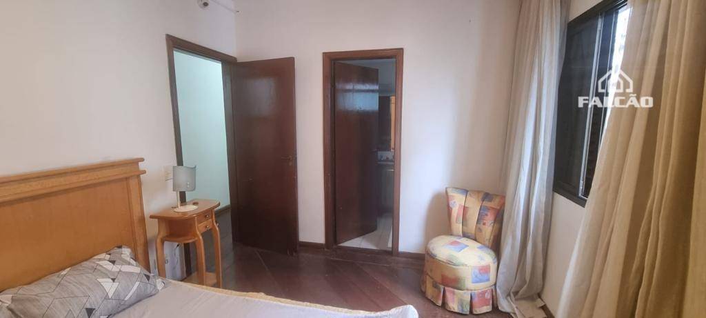 Apartamento à venda com 4 quartos, 174m² - Foto 11