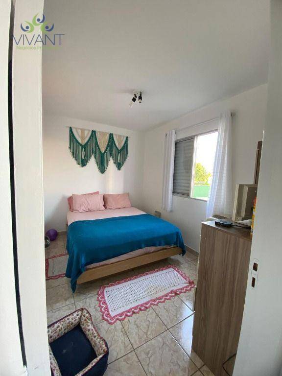 Apartamento à venda com 3 quartos, 75m² - Foto 2