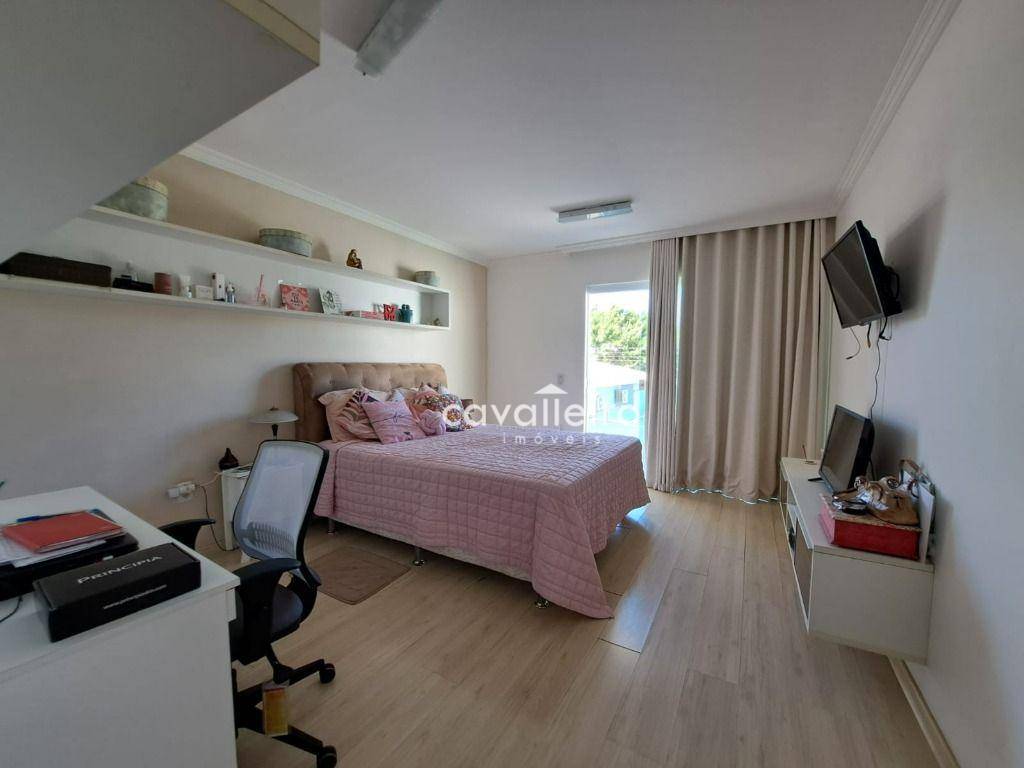 Casa de Condomínio à venda com 4 quartos, 230m² - Foto 31