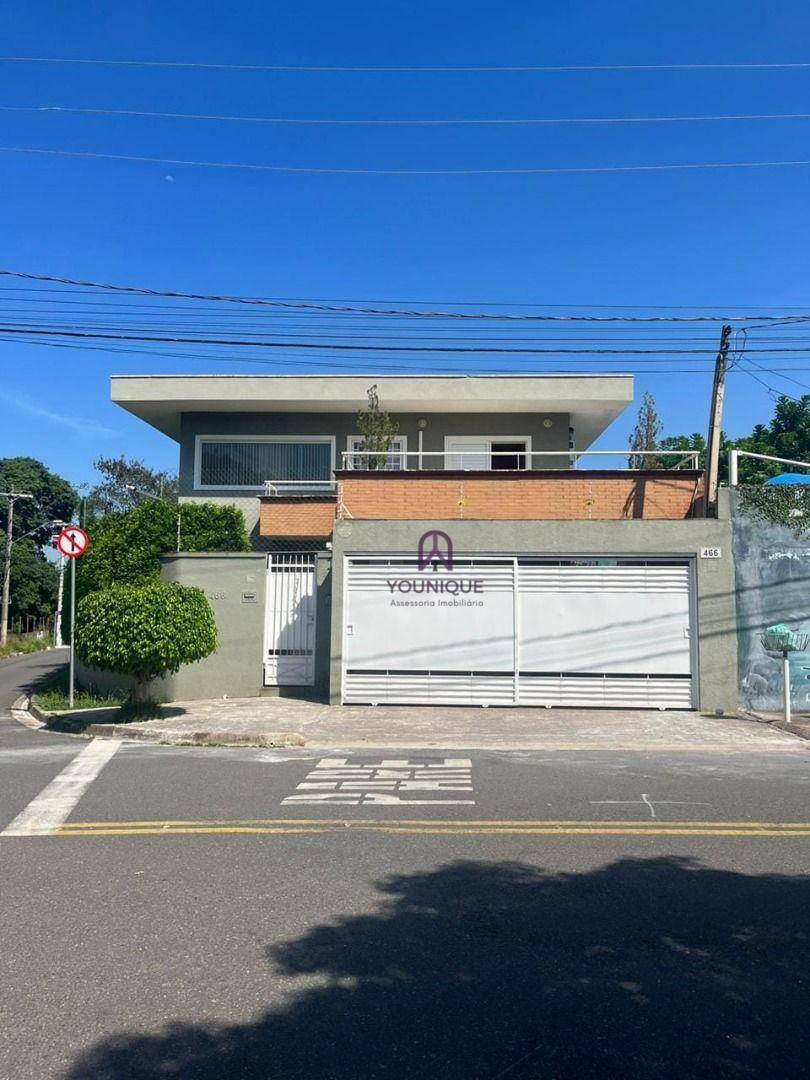 Casa à venda com 3 quartos, 236m² - Foto 2