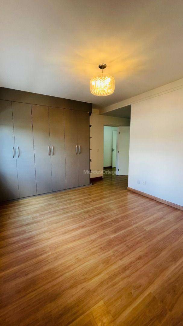 Apartamento à venda com 3 quartos, 151m² - Foto 10