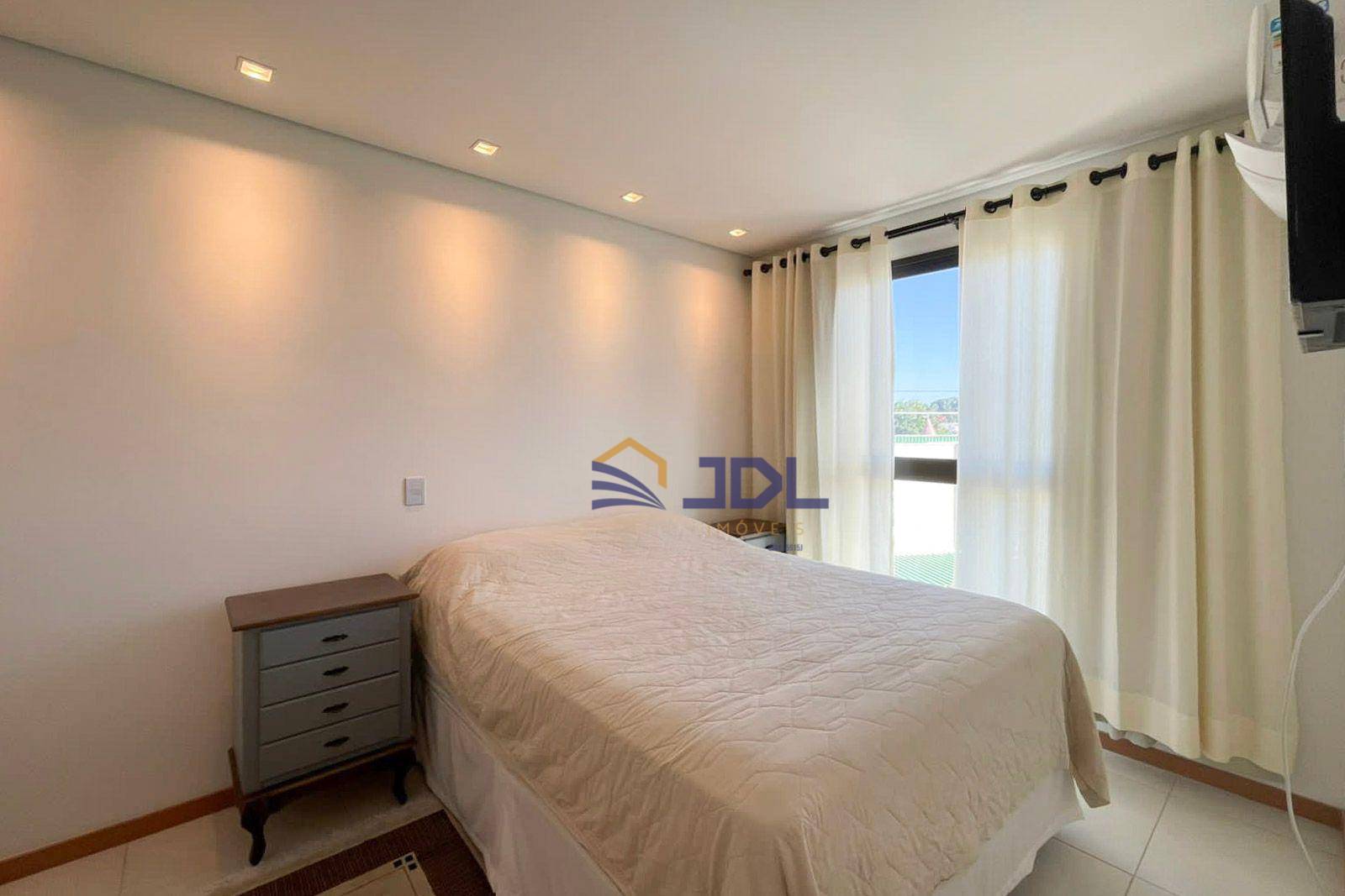 Apartamento à venda com 2 quartos, 78m² - Foto 11