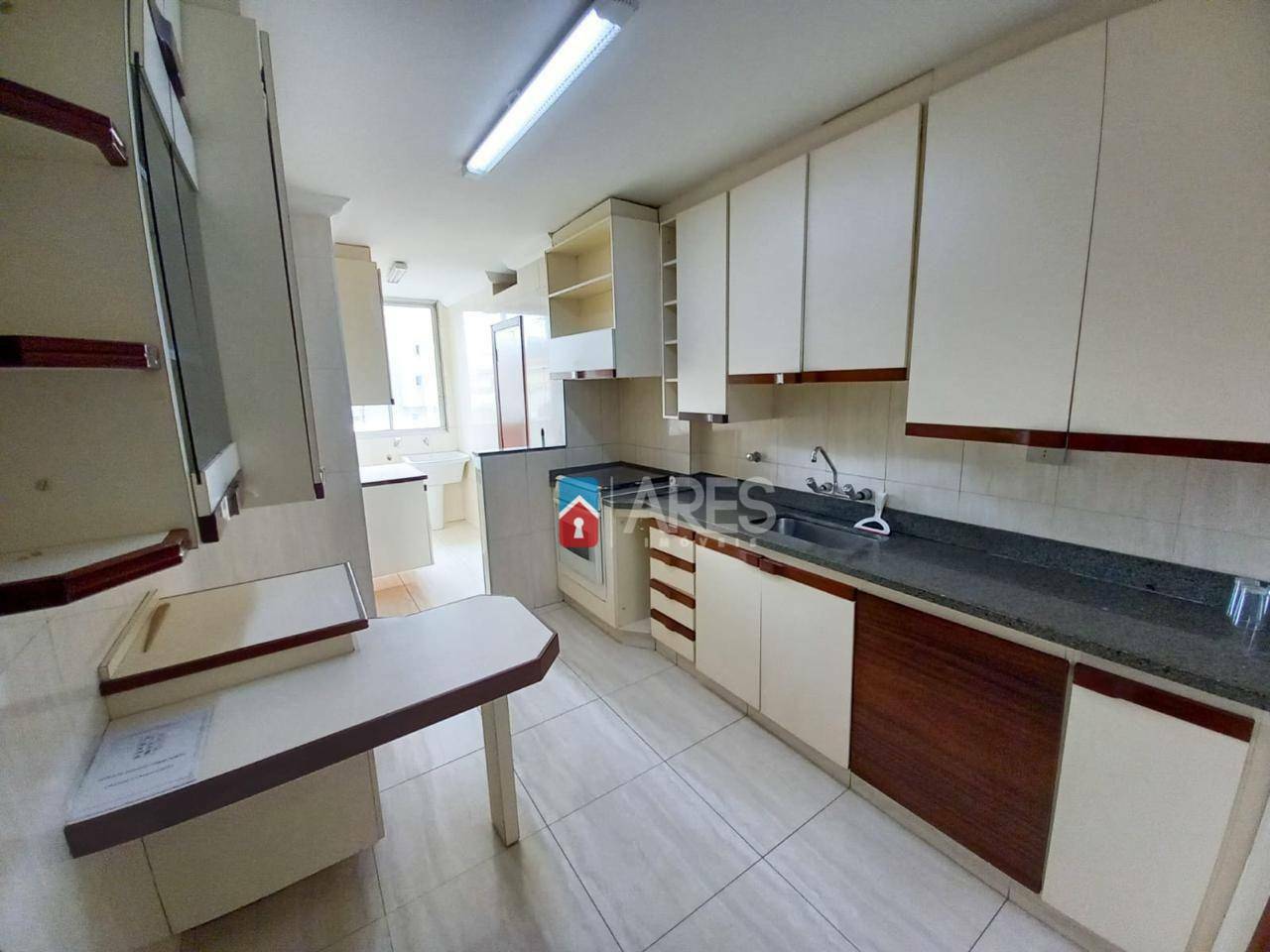 Apartamento à venda com 3 quartos, 95m² - Foto 8